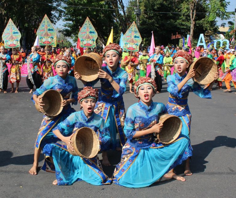 Tari Boran | Ayo Dolen Nang Lamongan | Lamongantourism - Website Resmi ...